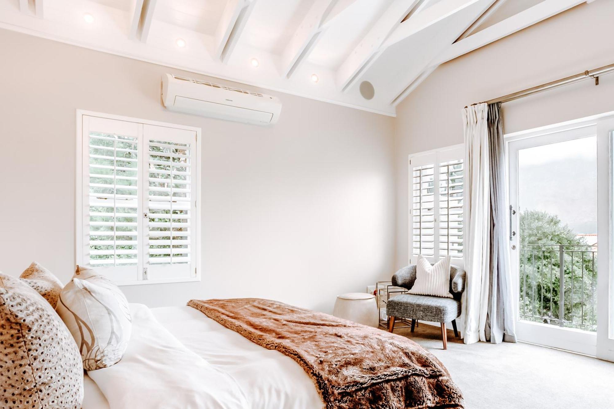 Luxe Family Home With Solar Power In Secure Hout Bay Estate Кейптаун Экстерьер фото